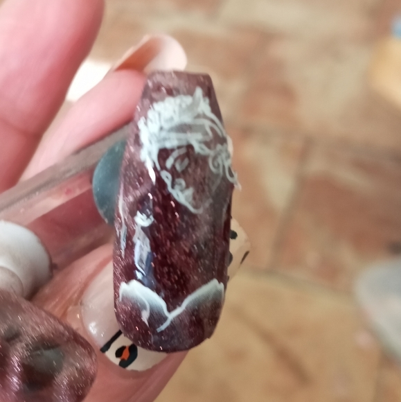 Press on nails - Picture 2 of 3